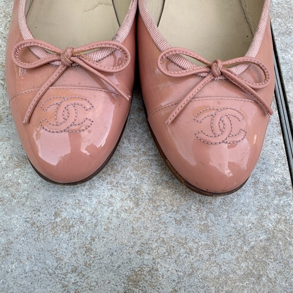 Chanel
Patent leather ballet flats - Picture 6 of 16